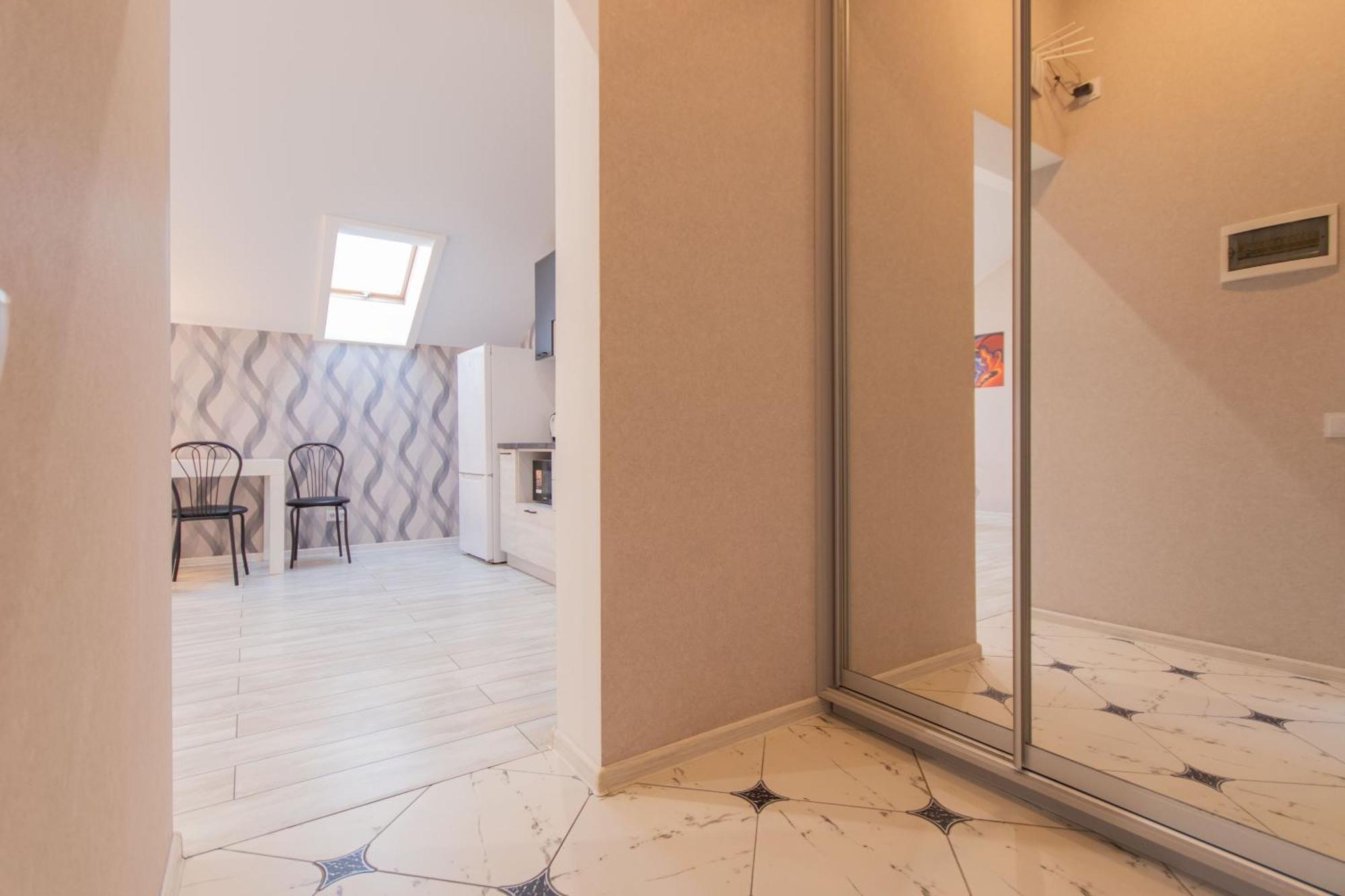 Apartament 1-кімнатні неподалік м. вокзальна *